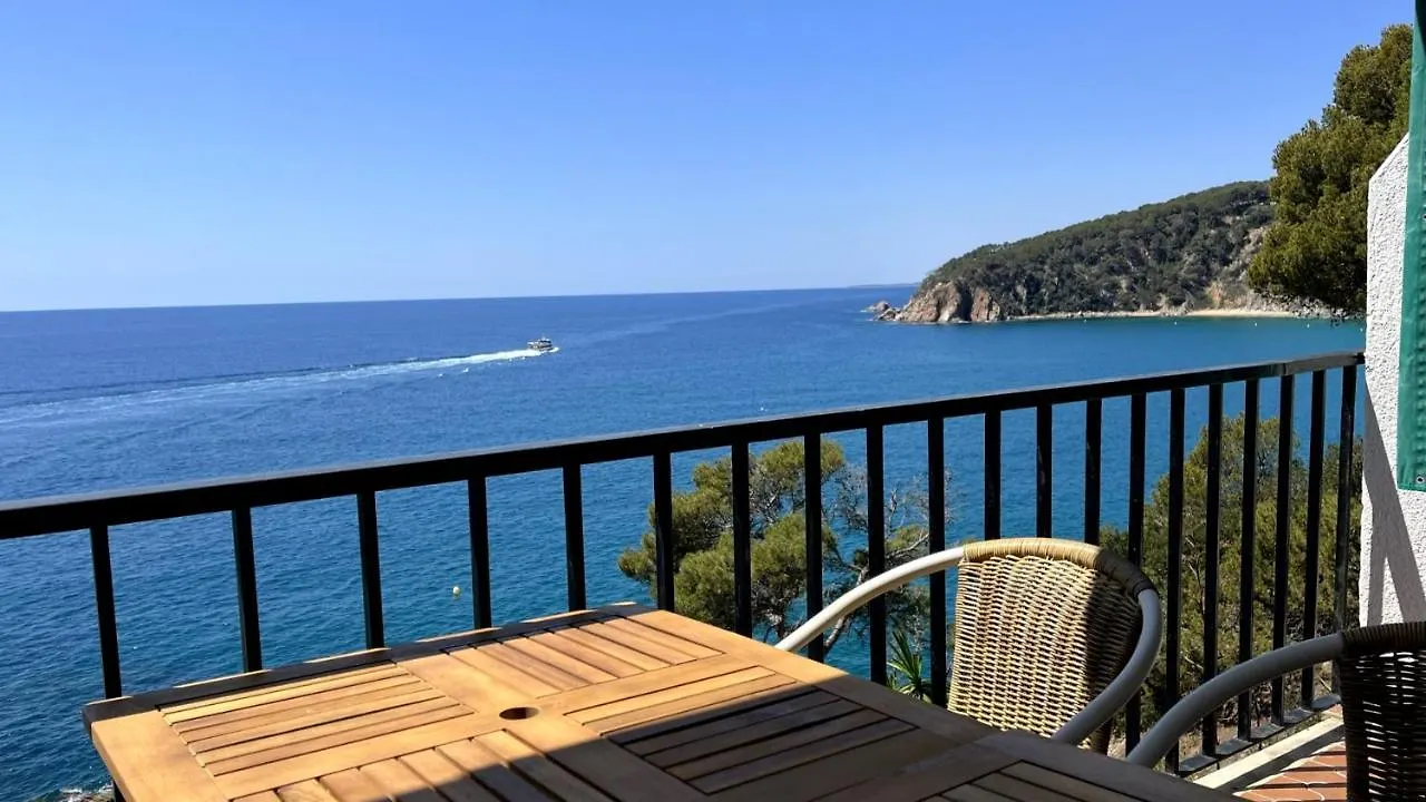 トッサ・デ・マールLes Terrasses De Cala Llevadoアパートメント アパート